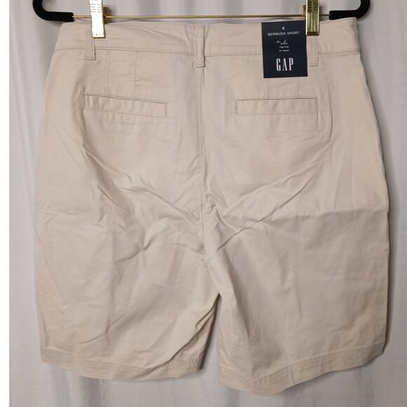 GAP 9" Inseam Stretch Highrise Bermuda Short Khaki NWT Size 8 - Picture 2 of 13